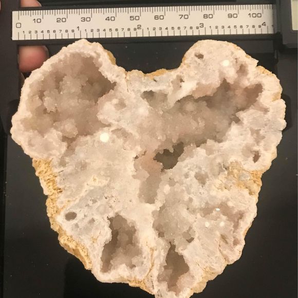 Large geode quartz shaped like heart already cut approx 4 inches - Picture 3 of 3